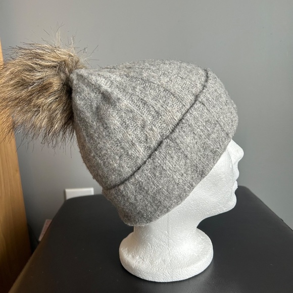 Babaton (Aritzia) Grey Wool Blend Knit Beanie Hat - Picture 5 of 11